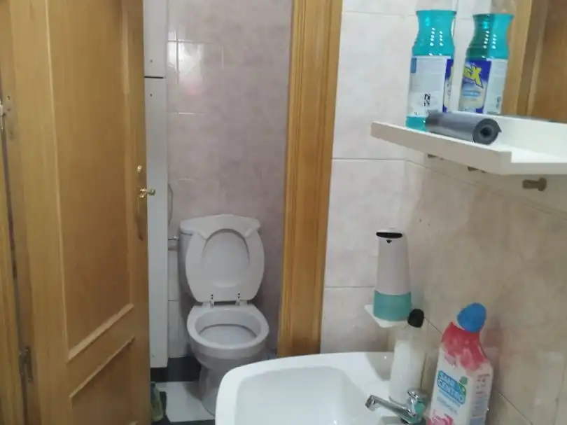 Bany de Local de lloguer en Fuenlabrada