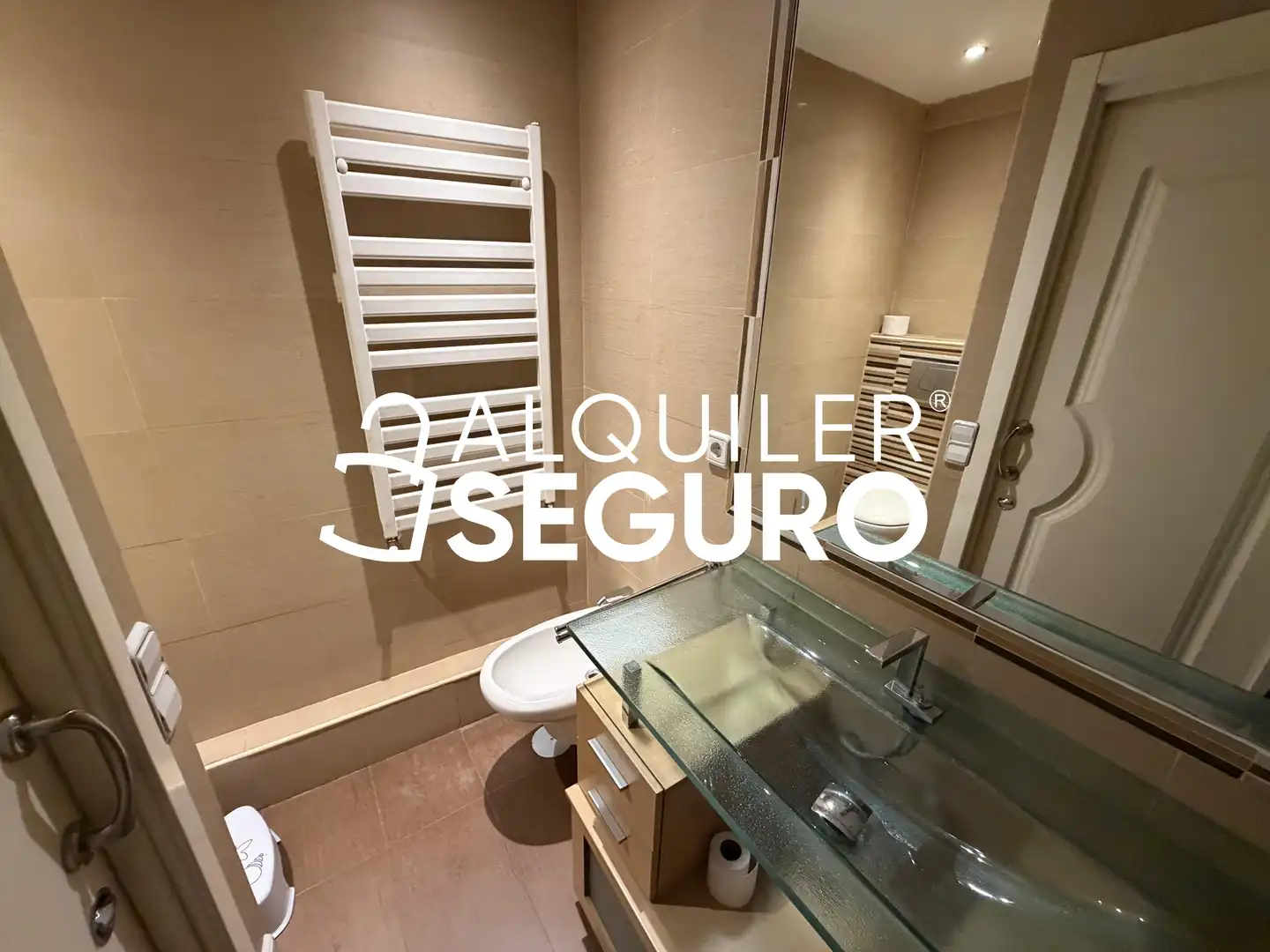 Baño de Piso de alquiler en Leganés con Aire acondicionado, Calefacción y Amueblado