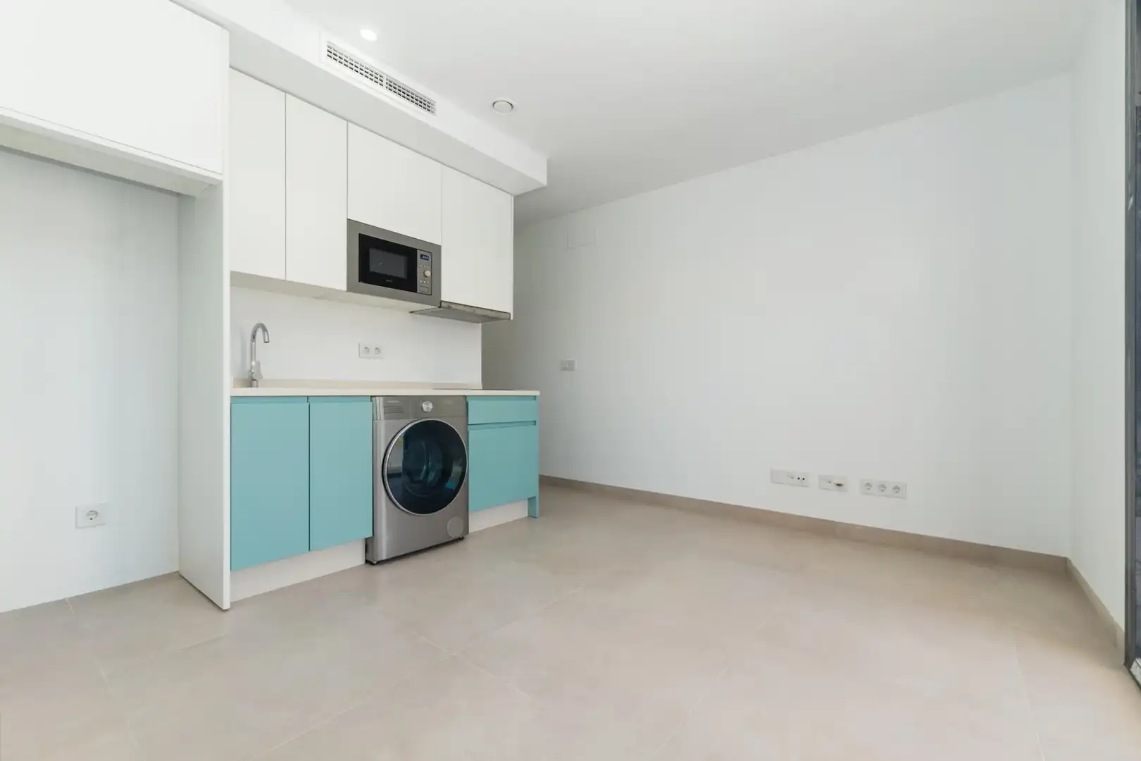 Apartamento con piscina en venta en La Carihuela - Los Nidos, imagen 4