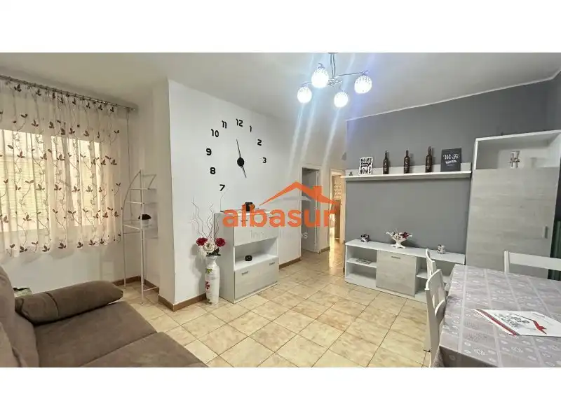 Flat with terrace for sale in Calle los Alderetes
