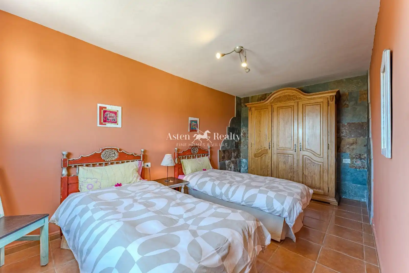 Dormitori de Casa adosada en venda en San Miguel de Abona amb Jardí privat, Terrassa i Moblat