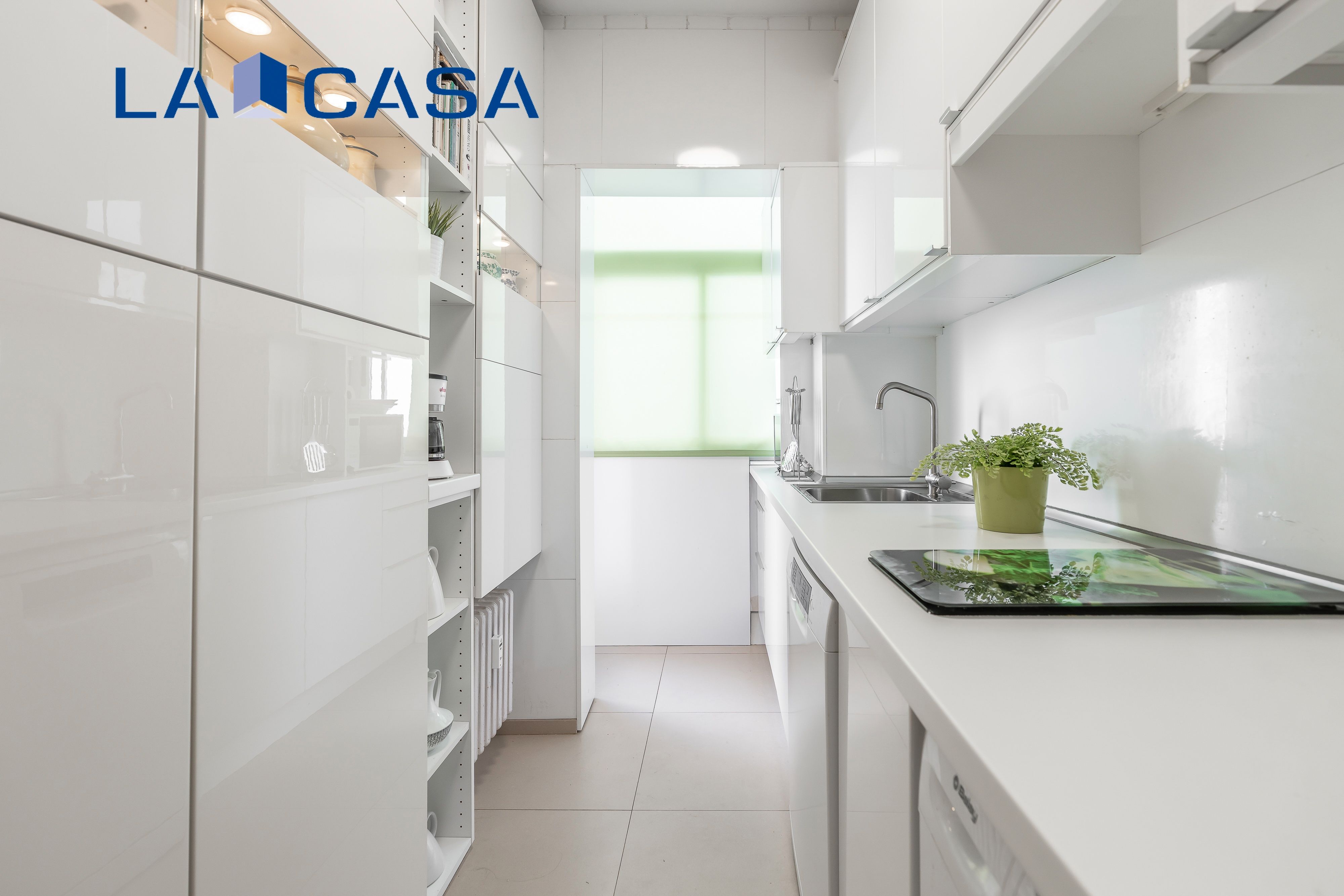 Cuina de Pis en venda en  Madrid Capital amb Calefacció i Balcó