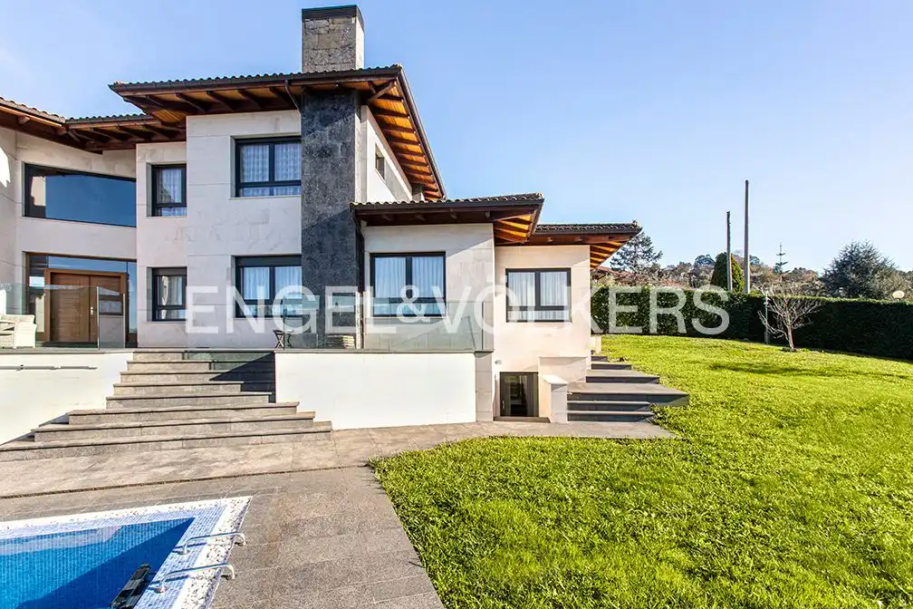 Exterior view of Houses for sale in Gijón   with Air Conditioner, Heating and Private garden