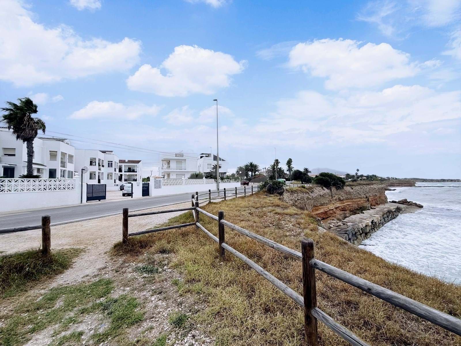 Exterior view of Single-family semi-detached for sale in Vinaròs  with Air Conditioner and Terrace