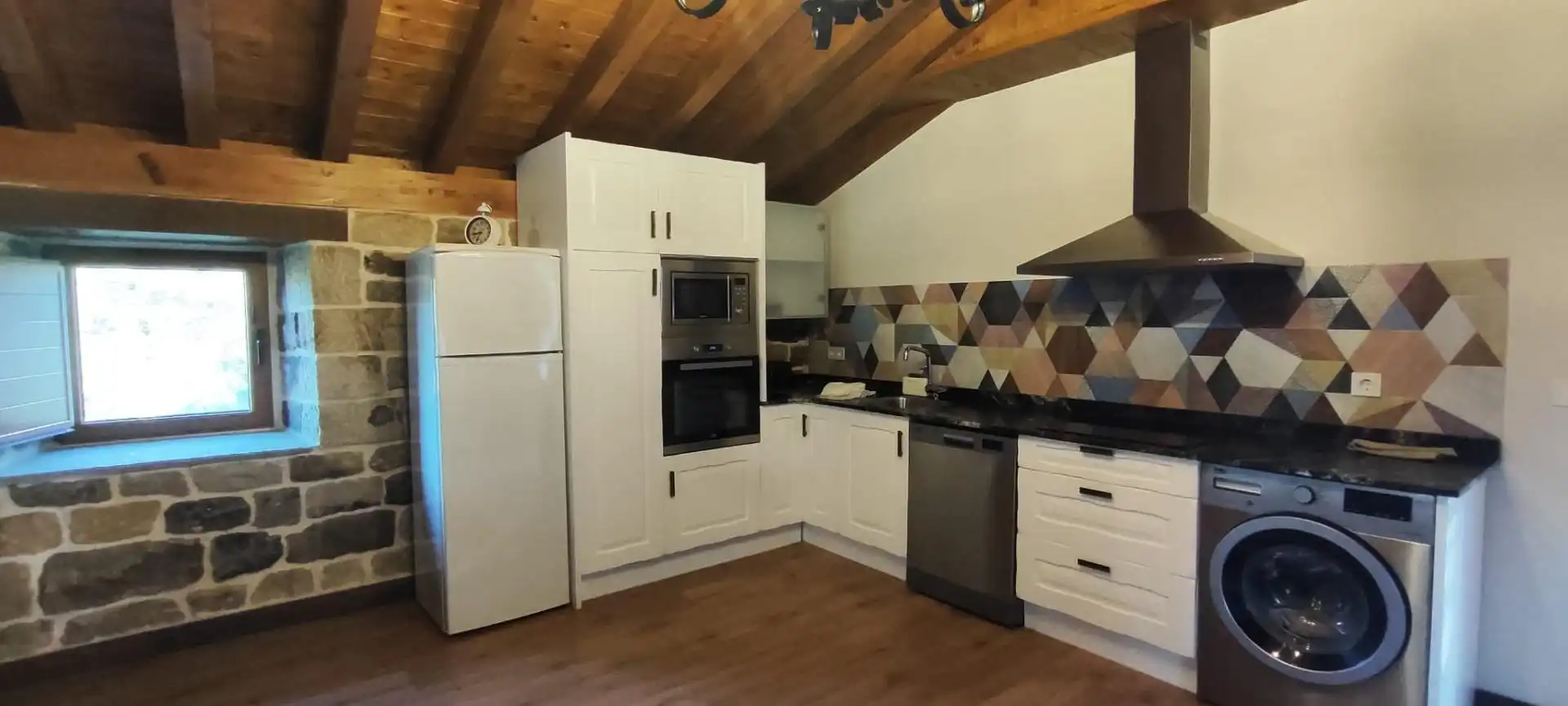 Casa rústica amb terrassa en venda a San Pedro del Romeral, imagen 7