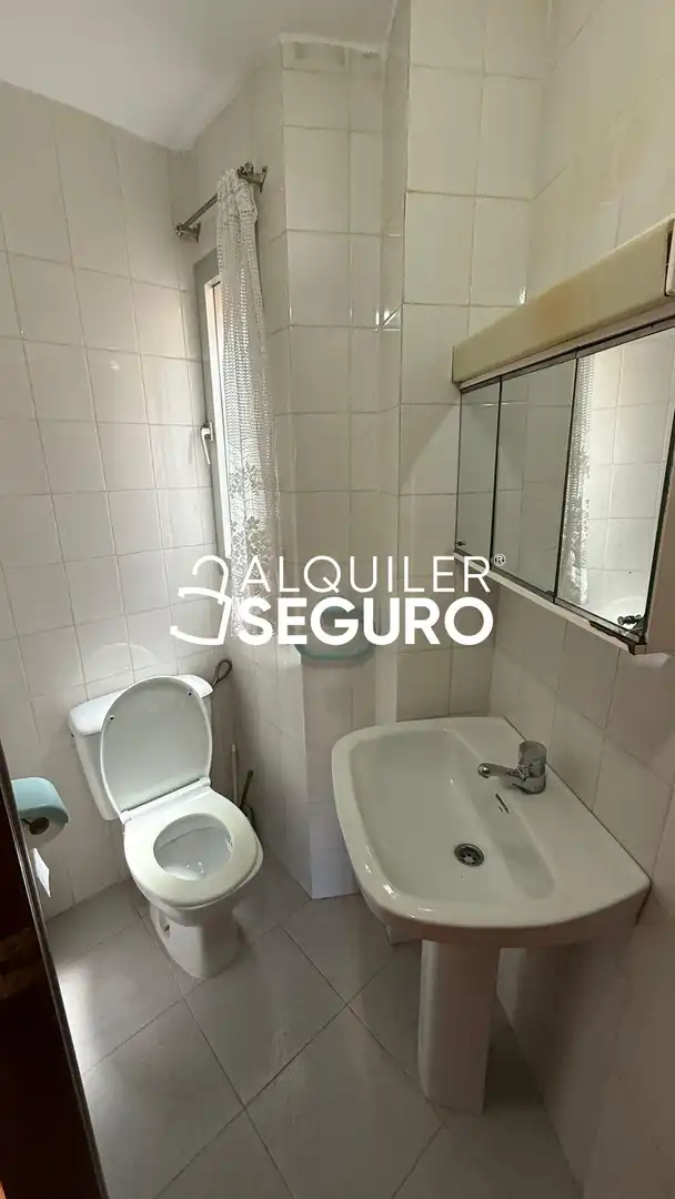Baño de Piso de alquiler en Castalla con Amueblado