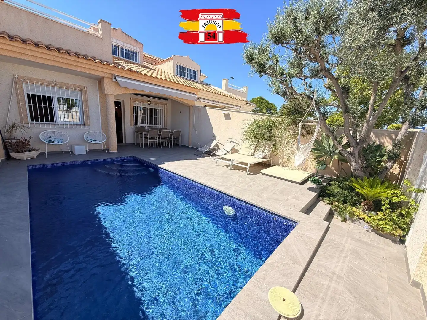 Piscina de Casa adosada en venta en Pilar de la Horadada con Aire acondicionado, Calefacción y Jardín privado
