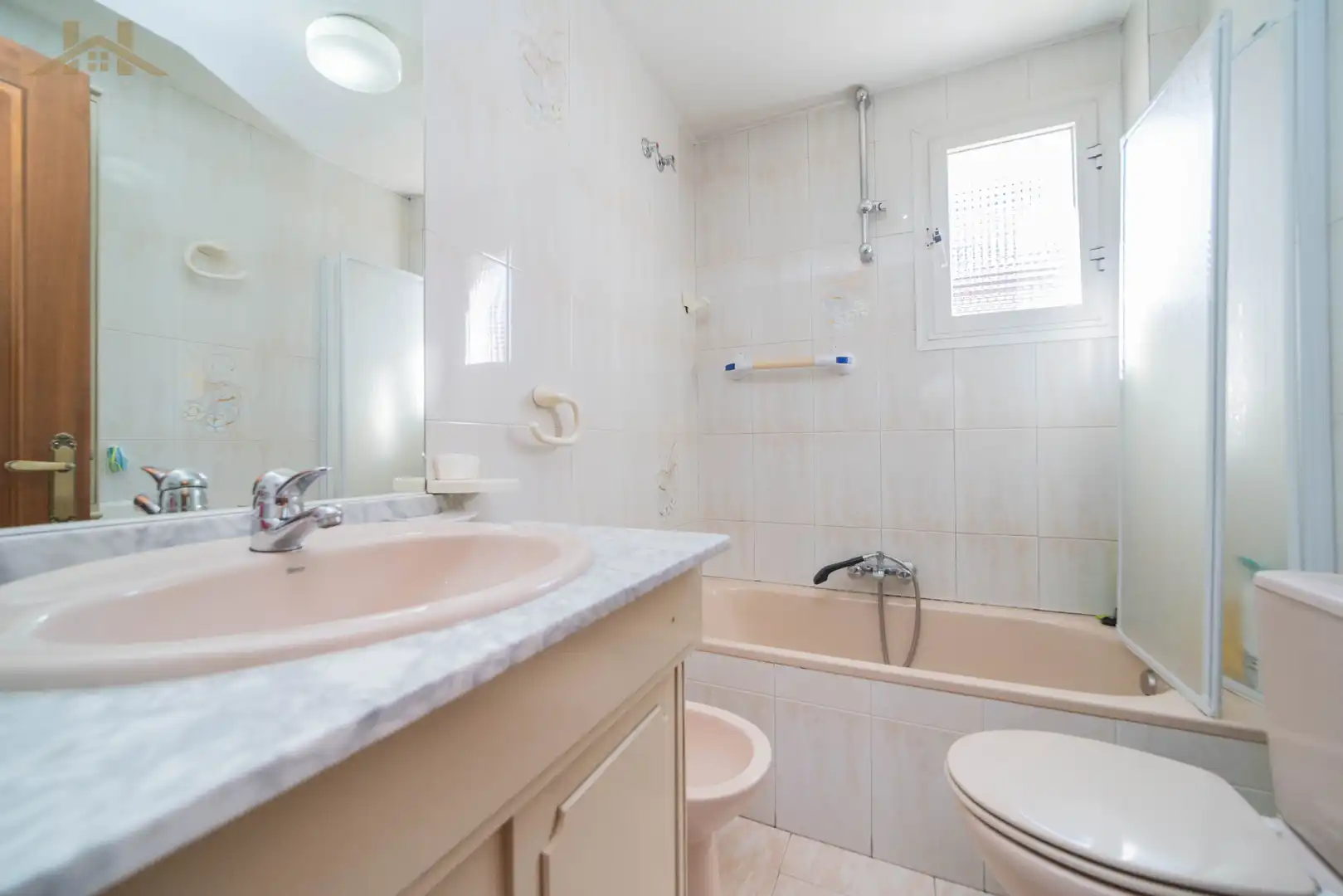 Bathroom of Houses for sale in Leganés  with Private garden, Terrace and Storage room