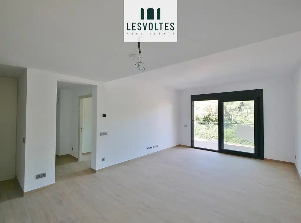 Sala de estar de Piso en venta en Pals con Calefacción, Parquet y Terraza