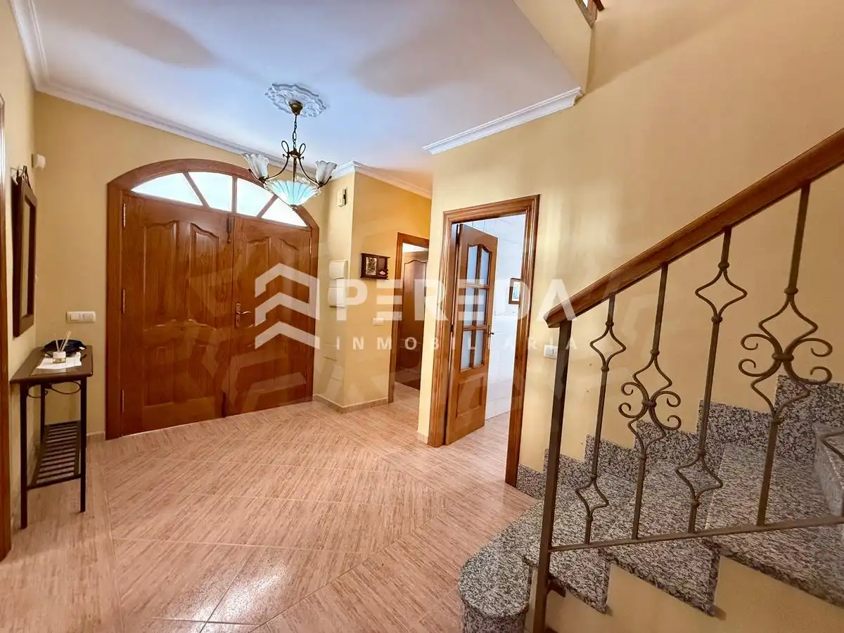 Casa o xalet en venda en La Mojonera amb Jardí privat, Terrassa i Moblat