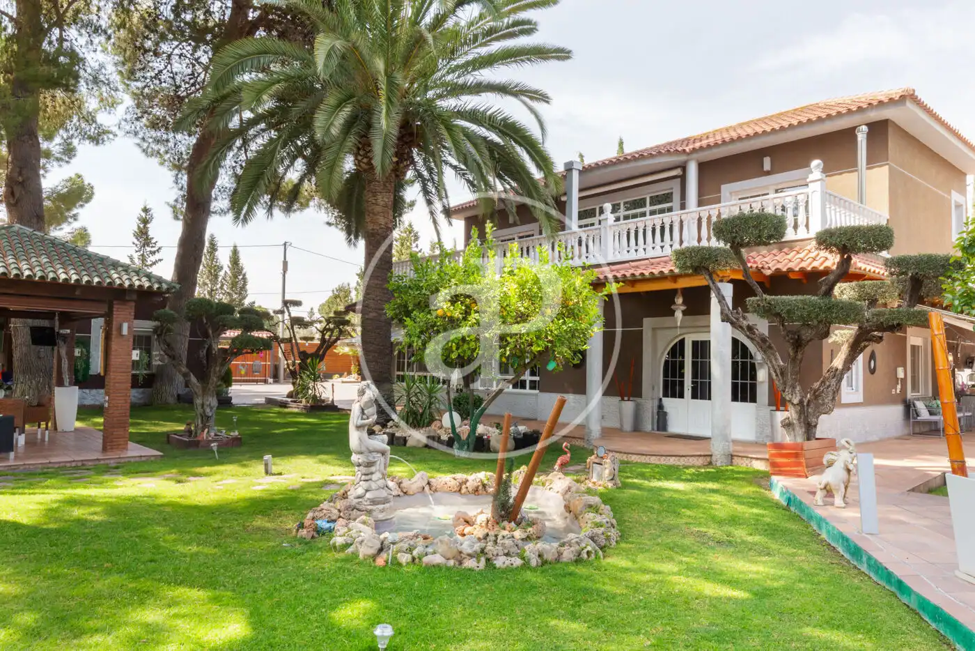 Jardín de Casa o chalet en venta en Elda con Aire acondicionado, Calefacción y Jardín privado