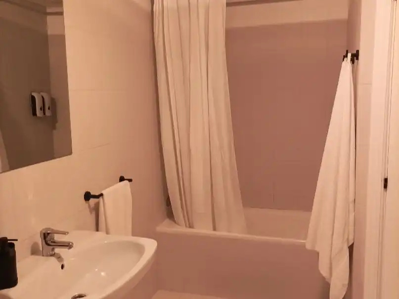 Badezimmer von Wohnungen zur Miete in Casco Urbano