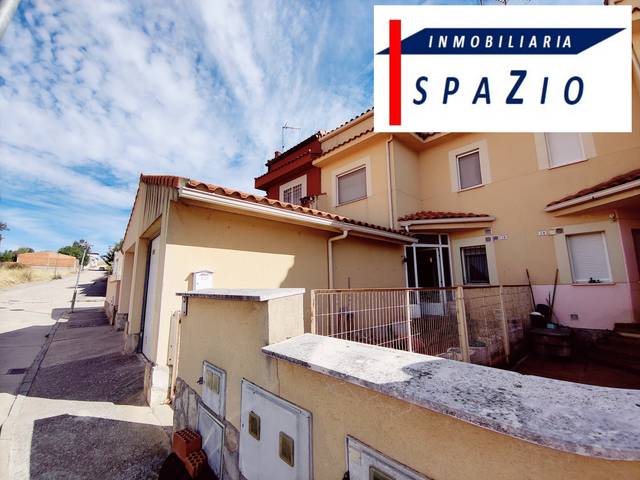 Casa adosada en Venta en Calle Camino Hondo, 10 en Castrillo de la Vega