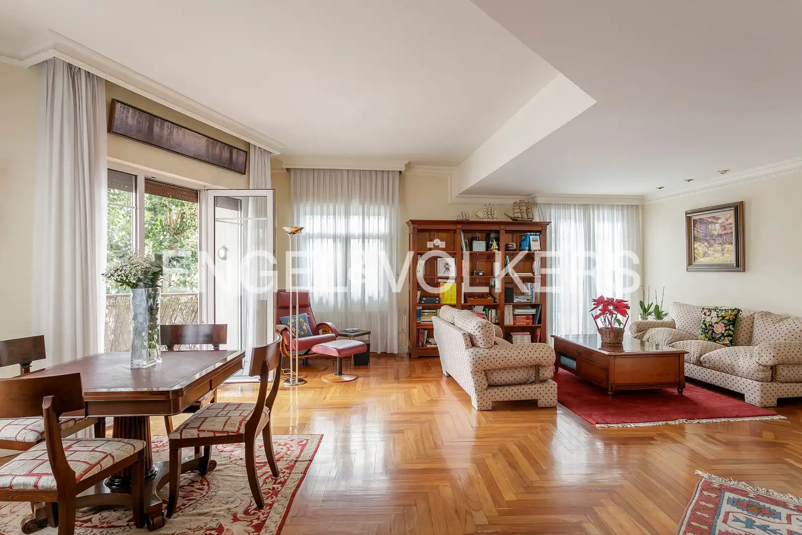 Living room of Flat for sale in Bilbao   with Heating, Parquet flooring and Terrace