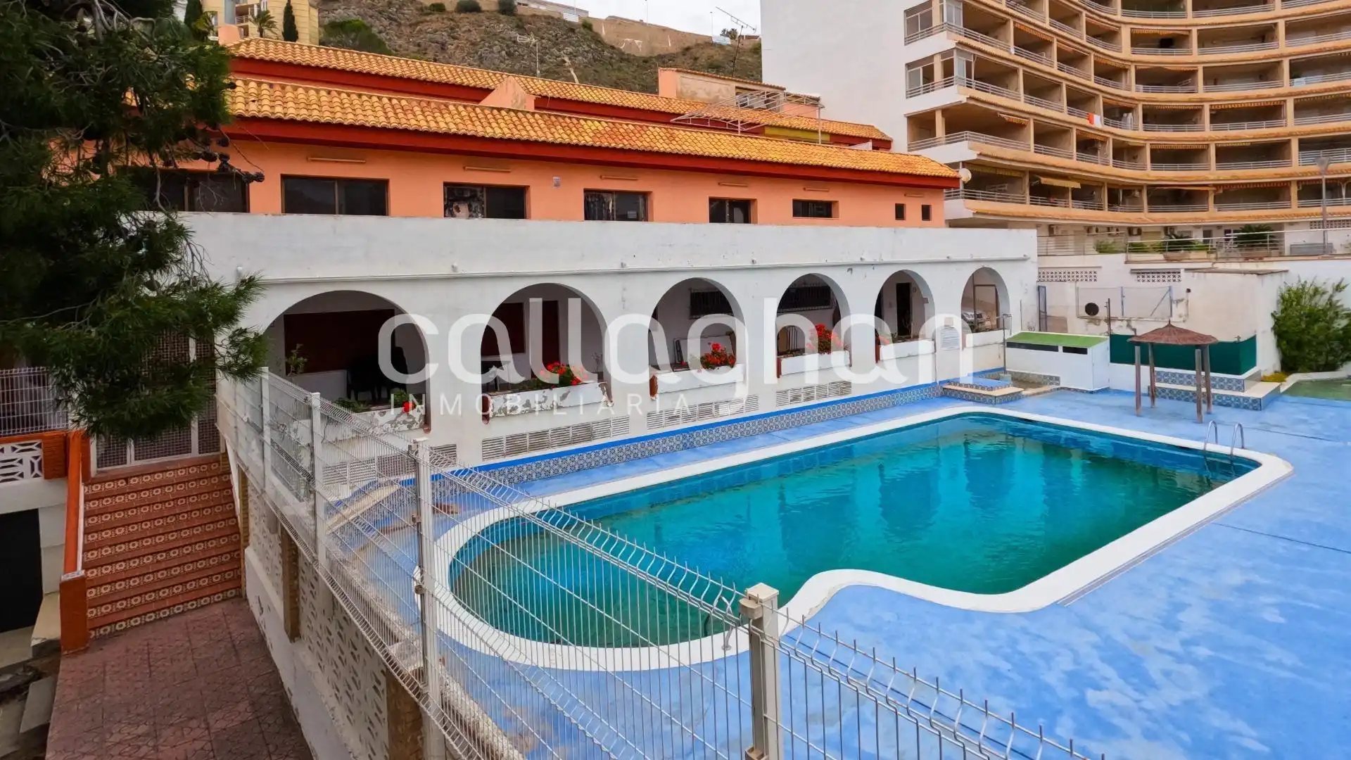 Schwimmbecken von Gebäude zum Verkauf in Cullera