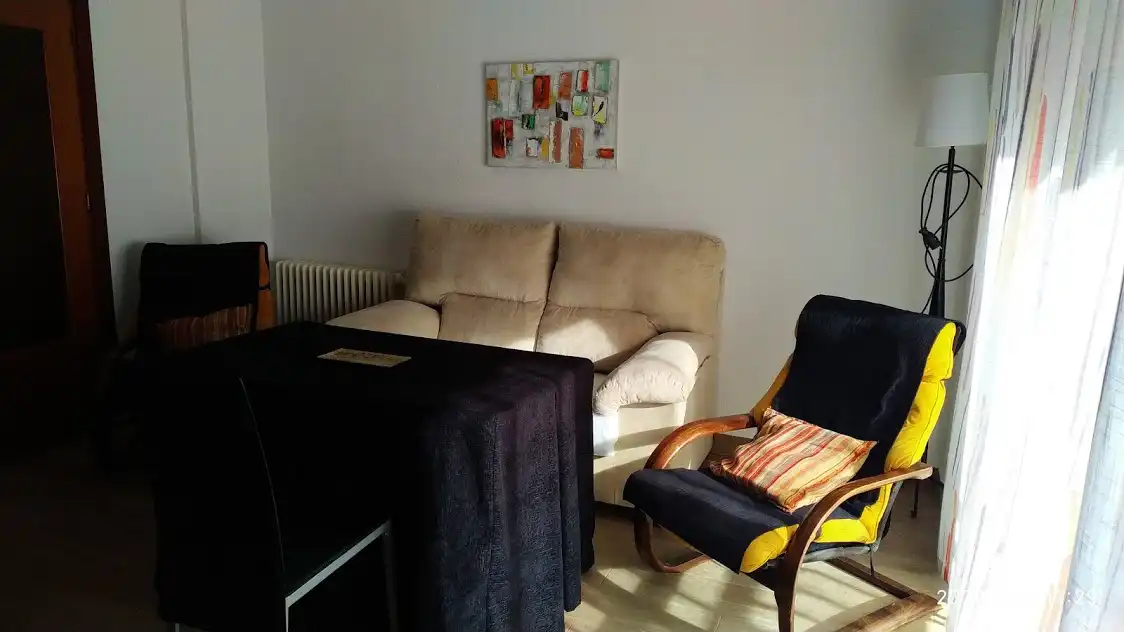 Sala de estar de Piso de alquiler en Linares con Aire acondicionado, Calefacción y Amueblado
