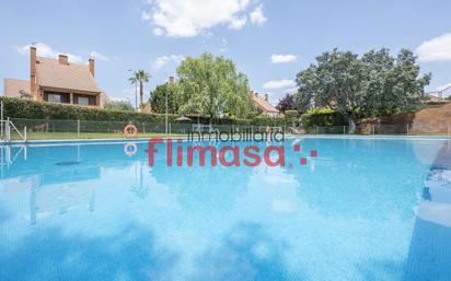 Swimming pool of Single-family semi-detached for sale in Villaviciosa de Odón  with Heating, Private garden and Parquet flooring