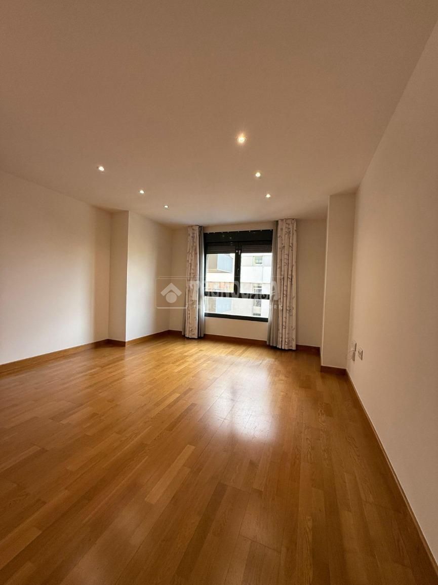 Dormitori de Pis de lloguer en  Almería Capital amb Aire condicionat i Traster