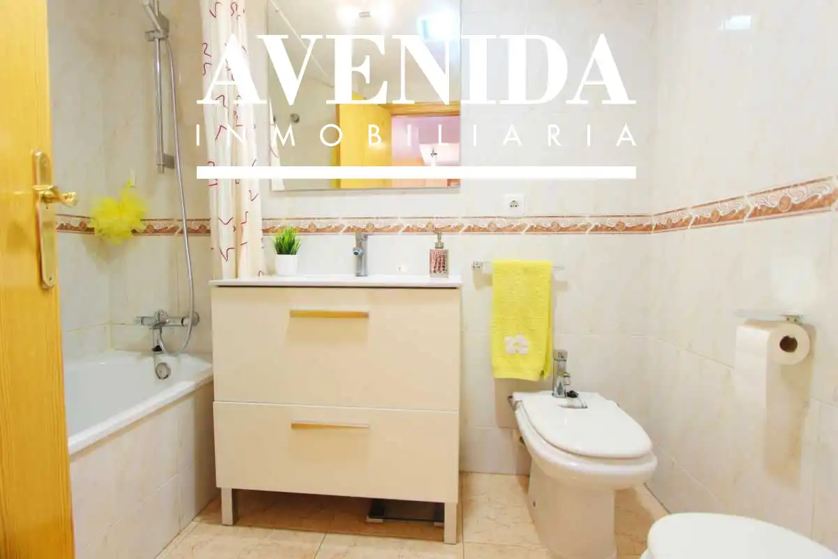 Bathroom of Apartments for sale in Oropesa del Mar / Orpesa  with Air Conditioner, Heating and Terrace