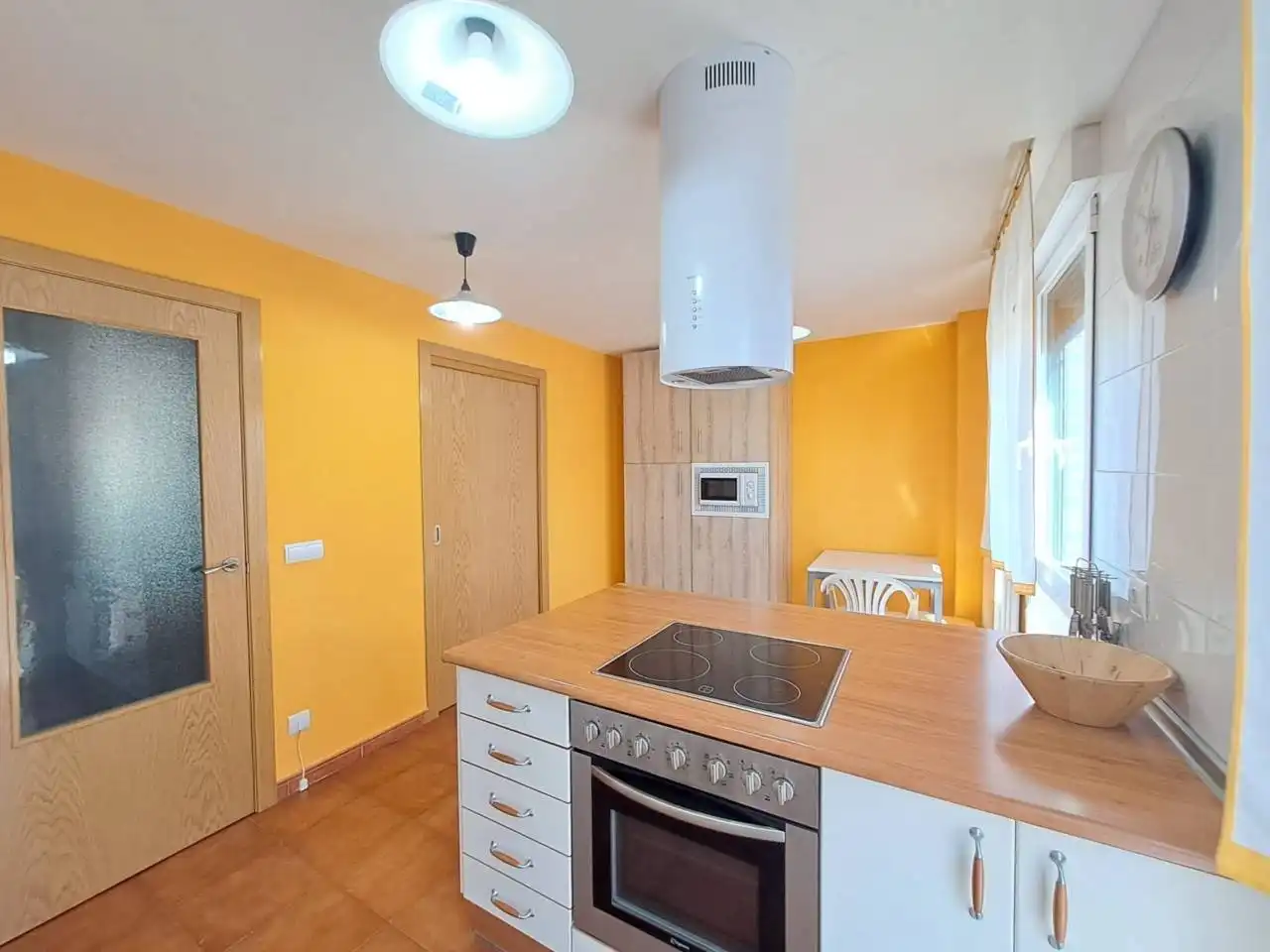 Cocina de Casa o chalet en venta en Valdorros con Calefacción, Jardín privado y Parquet