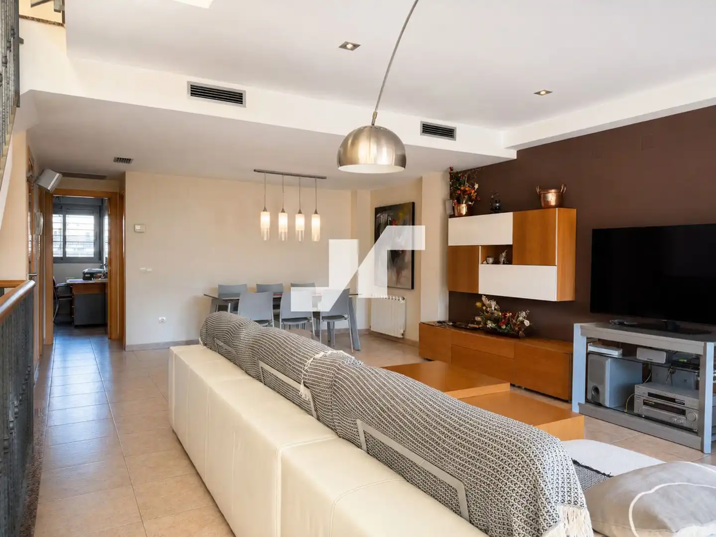 Sala d'estar de Casa adosada en venda en Almazora / Almassora amb Aire condicionat, Calefacció i Terrassa