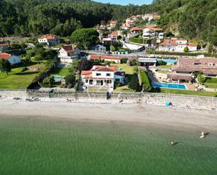 Vista exterior de Casa o xalet en venda en Poio amb Terrassa, Piscina i Balcó