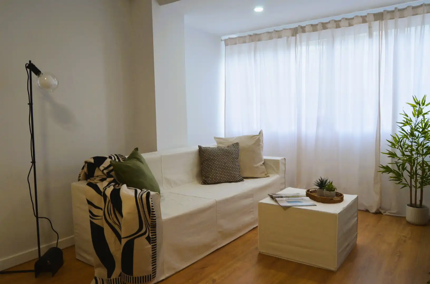 Bedroom of Flat for sale in Málaga