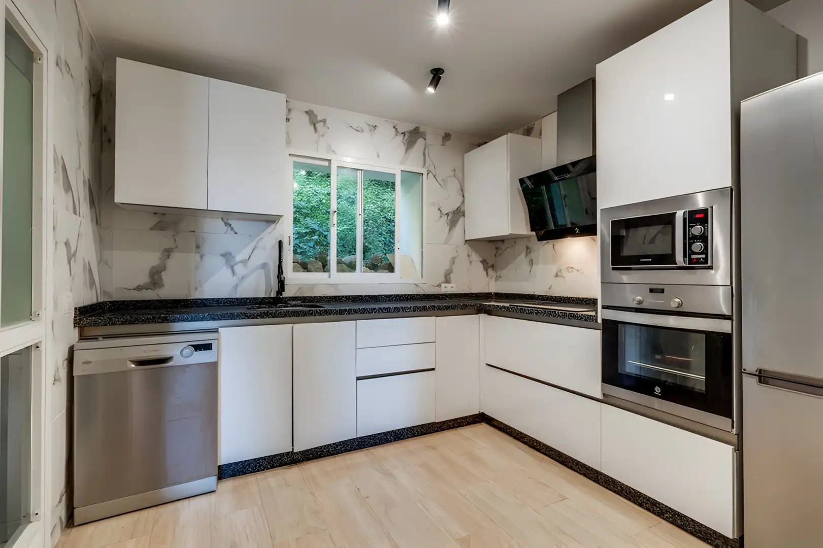 Apartment with pool for sale in La Quinta, imagen 2
