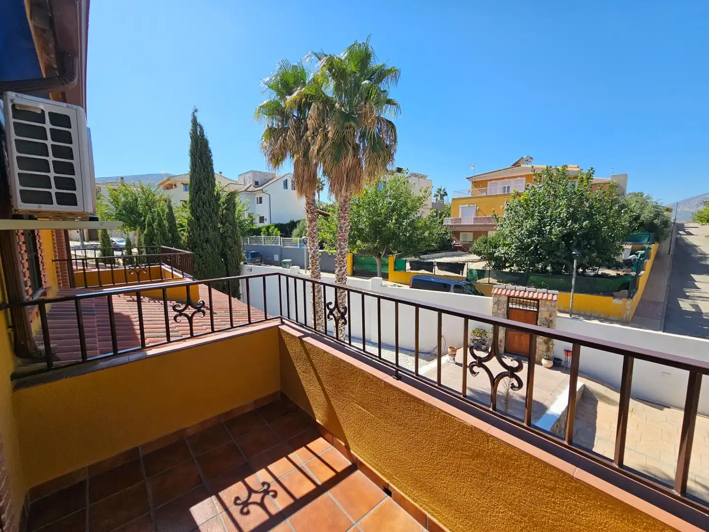 Vista exterior de Casa o chalet en venta en La Guardia de Jaén con Aire acondicionado, Calefacción y Jardín privado