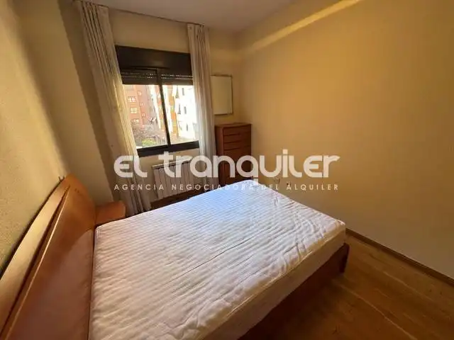 Bedroom of Flat for rent in Madrid  with Air Conditioner, Swimming Pool and Furnished