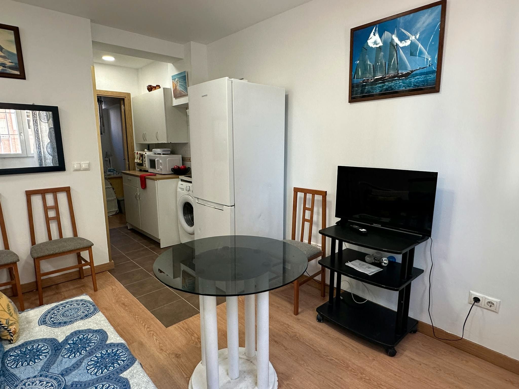 Cuina de Pis de lloguer en  Madrid Capital amb Aire condicionat, Calefacció i Moblat