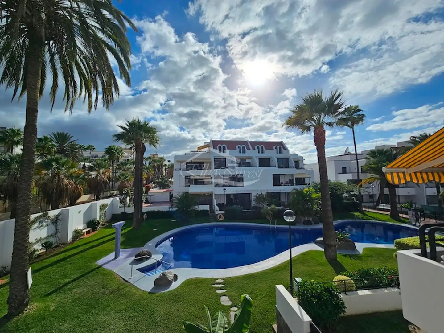Vista exterior de Piso en venta en Arona con Aire acondicionado, Terraza y Piscina