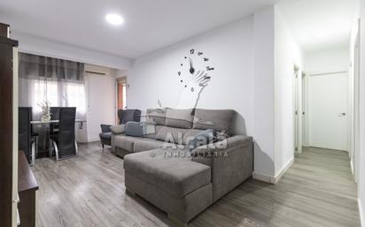 Living room of Flat for sale in Alcalá de Henares  with Air Conditioner, Heating and Terrace