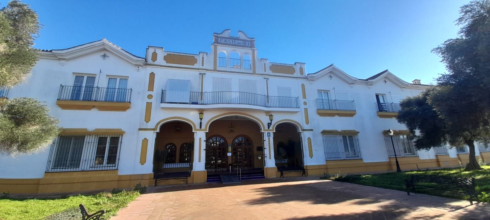 Vista exterior de Apartament en venda en Almonte amb Aire condicionat, Moblat i Balcó