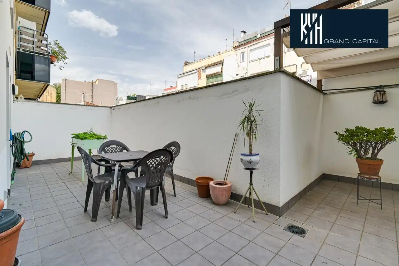 Piso con ascensor en venta en NARCIS MONTURIOL-STA EUGE, imagen 3