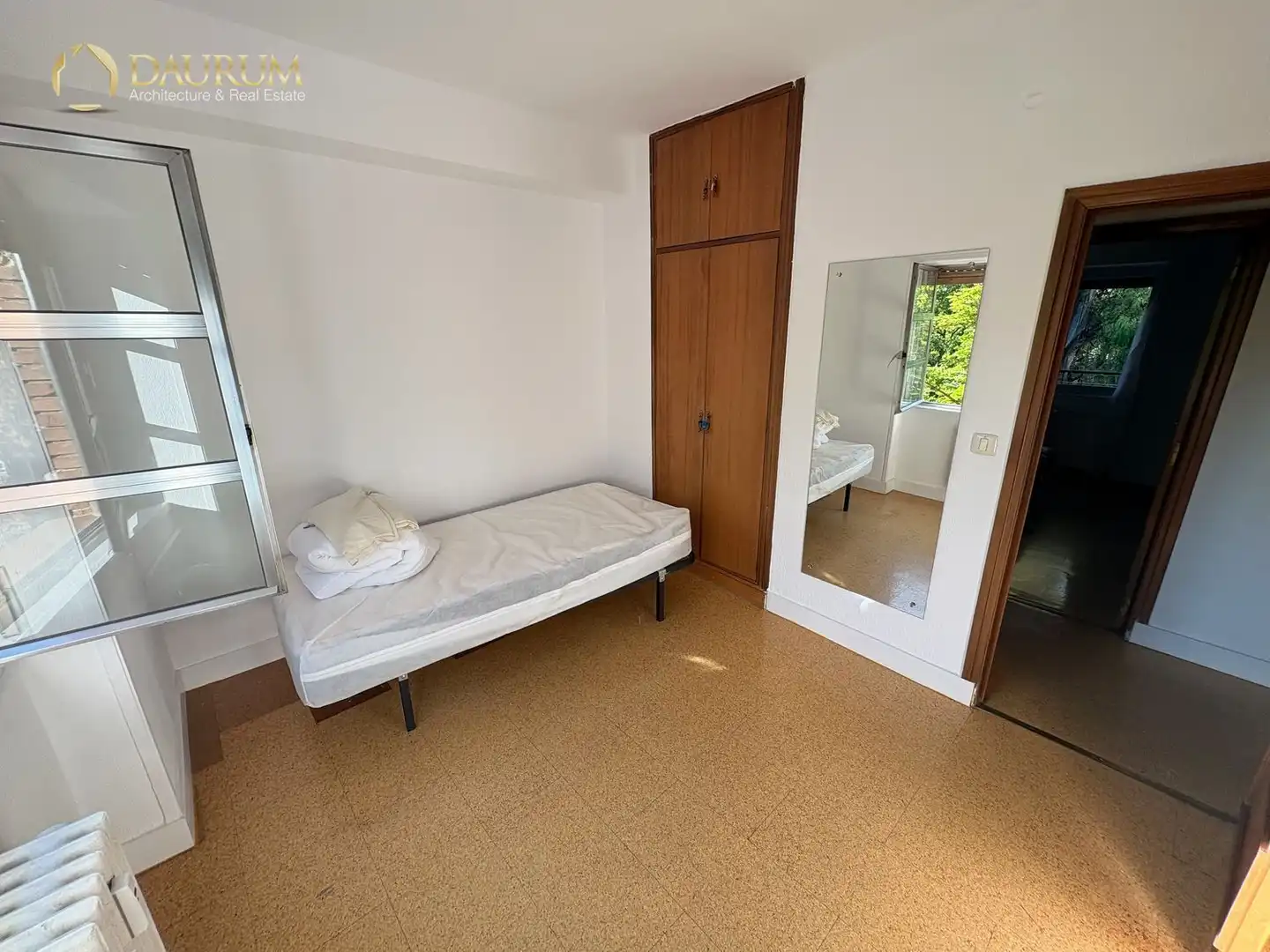 Bedroom of Flat for sale in Madrid  with Air Conditioner, Heating and Terrace