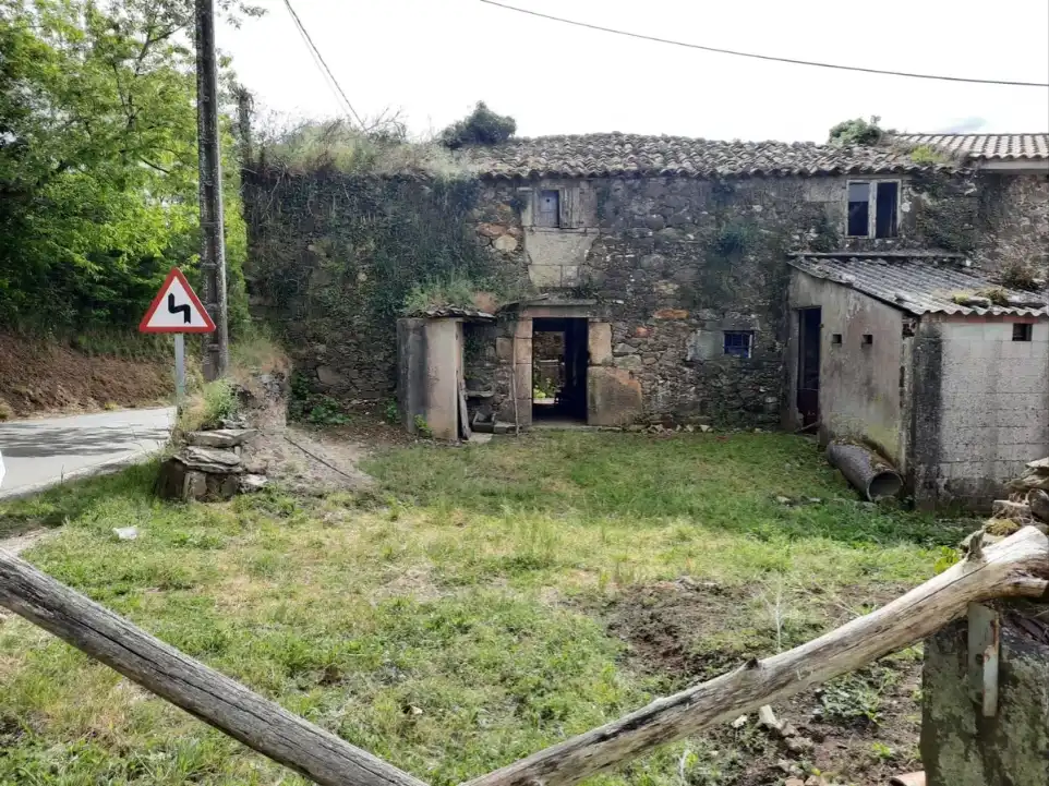 Außenansicht von Country house zum Verkauf in Carballo