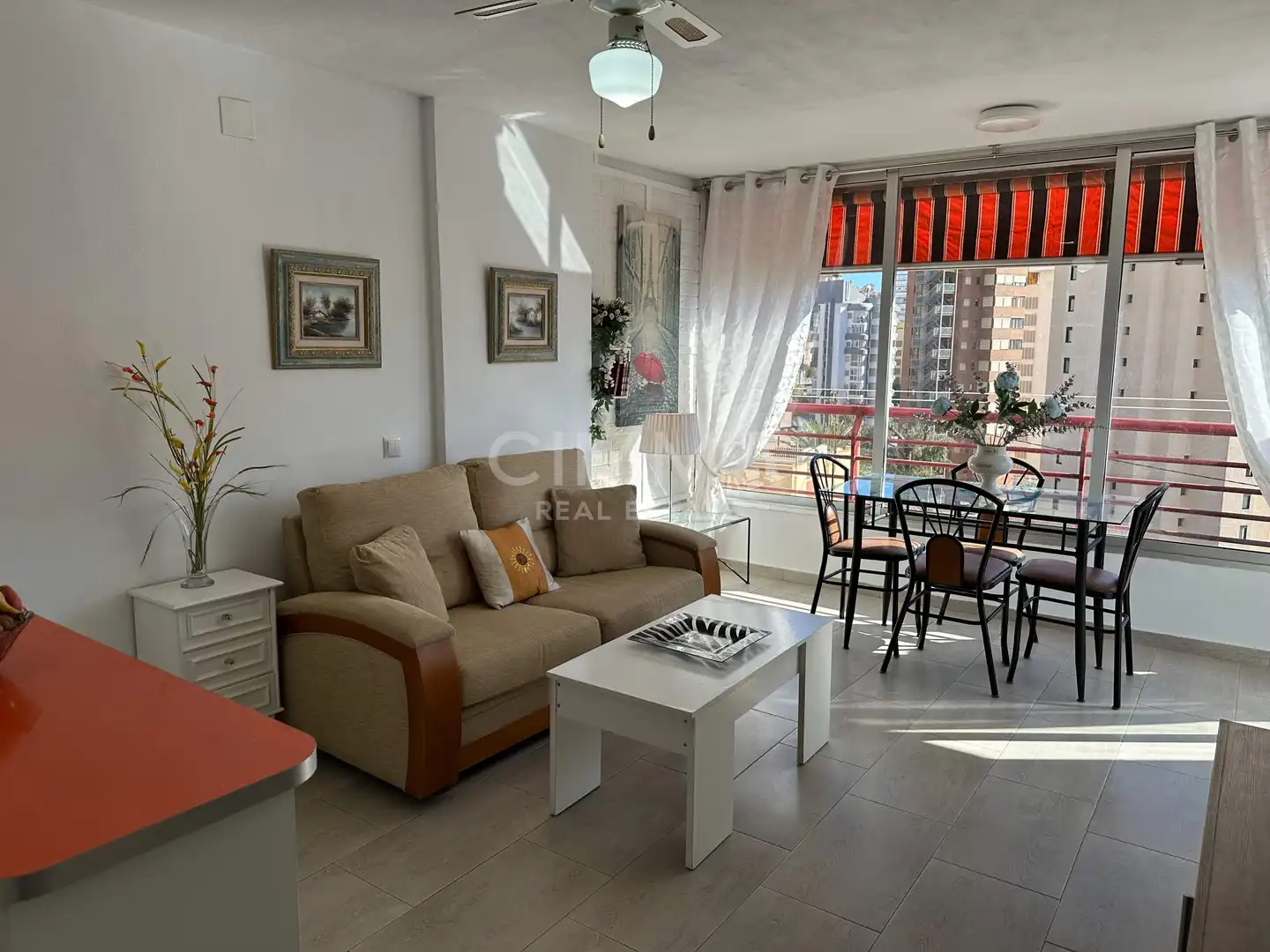 Apartment with terrace for sale in Calle Calle Londres, imagen 4