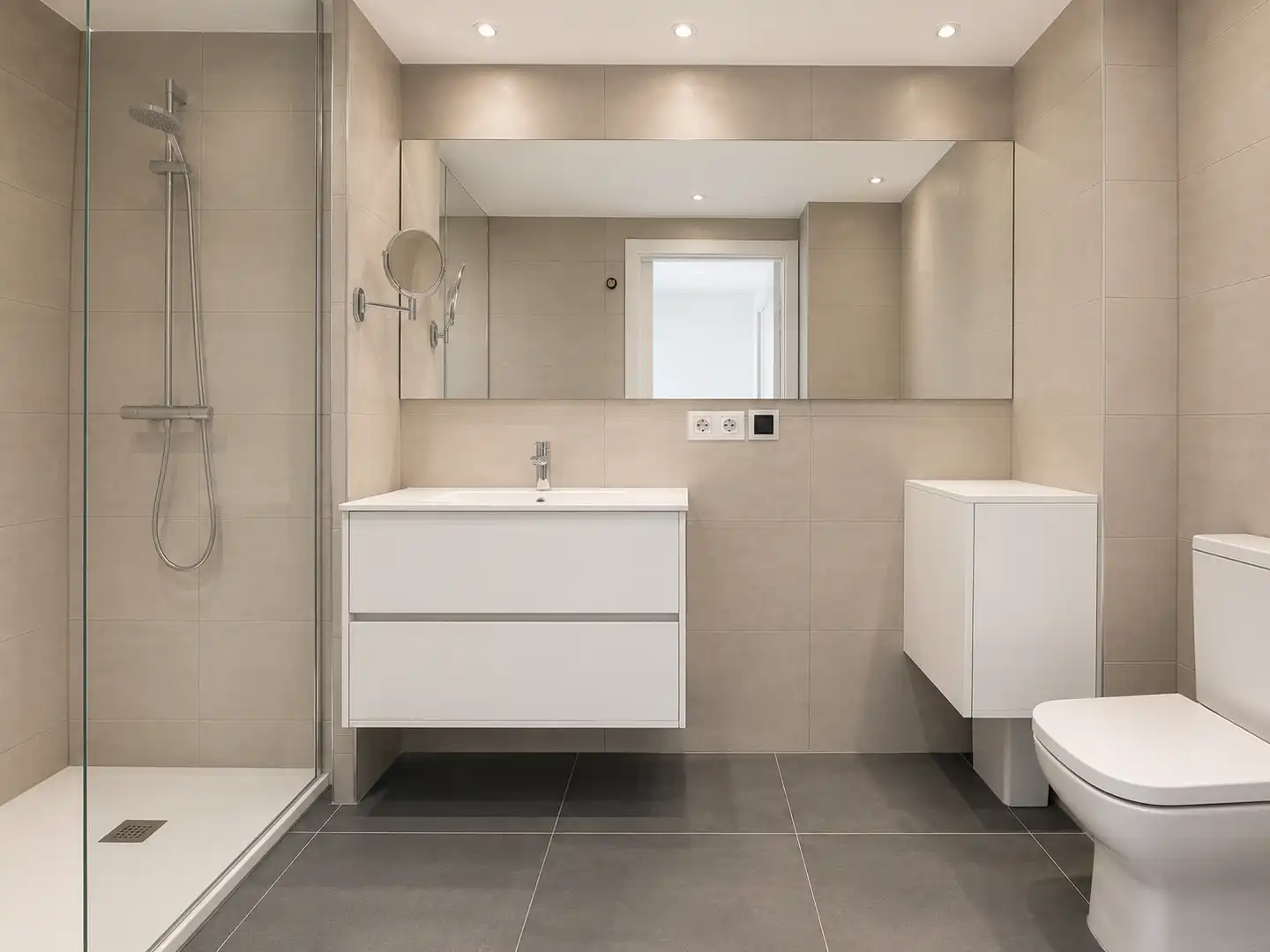 Bathroom of Flat for sale in Barcelona  with Balcony