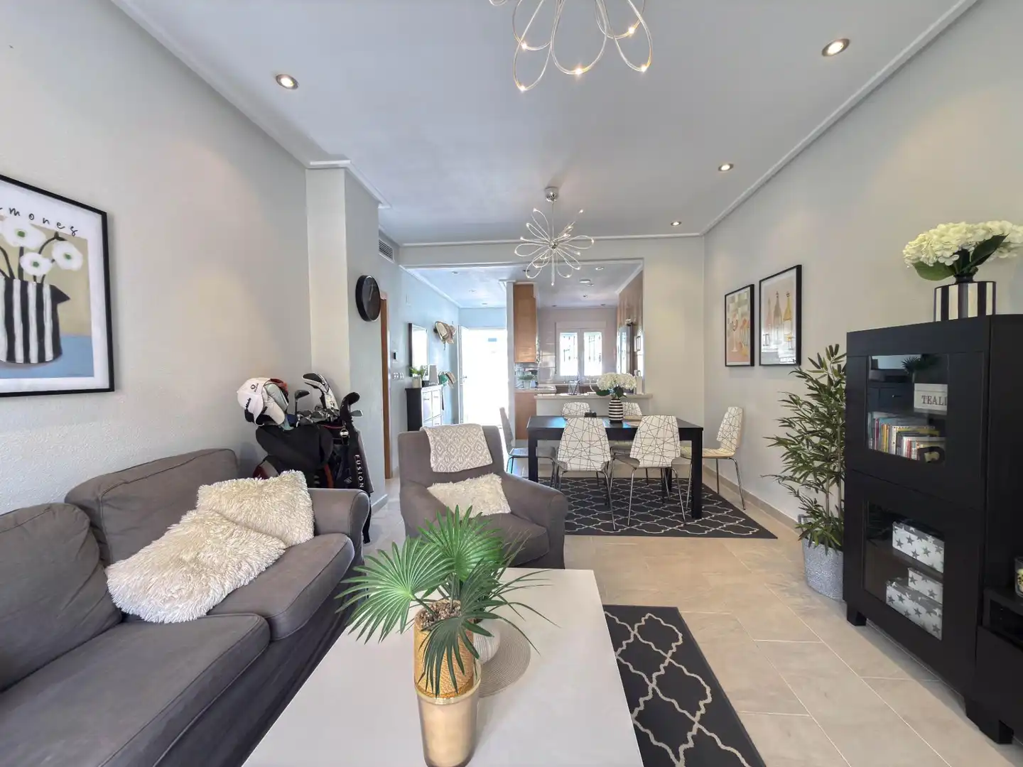 Sala d'estar de Apartament en venda en Orihuela amb Aire condicionat, Jardí privat i Terrassa
