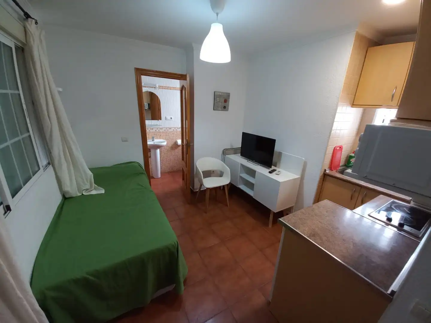 Habitación de Estudio de alquiler en Huelva con Aire acondicionado, Calefacción y Terraza