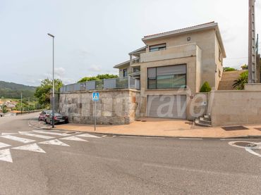 Chalet con balcón en venta en EP-9213 52