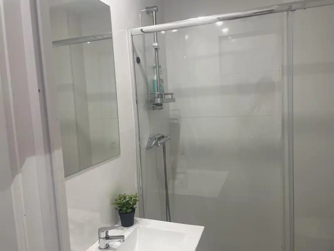 Baño de Loft de alquiler en Madrid con Calefacción, Terraza y Balcón
