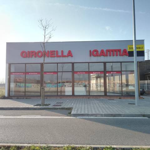 Nave industrial en Venta en Carretera DE ROSES en Vilatenim