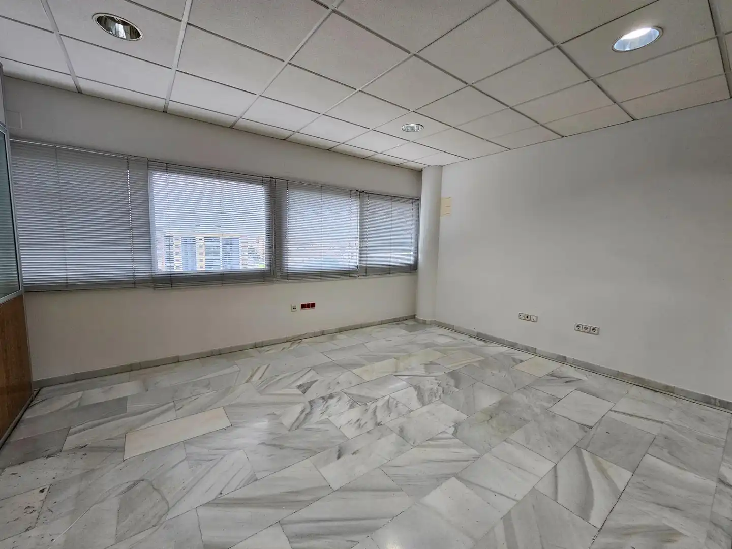 Office for sale in Santa Rosa - Valdeolleros