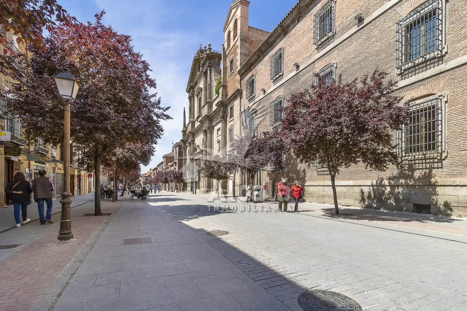 Vista exterior de Pis en venda en Alcalá de Henares amb Aire condicionat, Calefacció i Parquet
