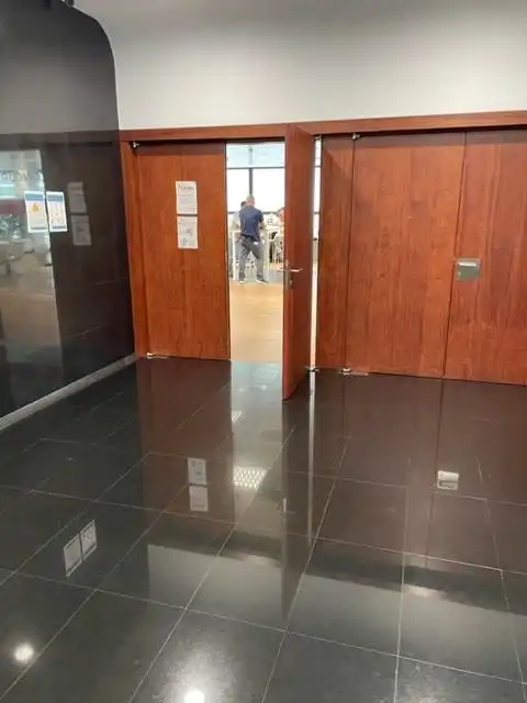 Oficina de lloguer en L'Hospitalet de Llobregat amb Aire condicionat, Calefacció i Terrassa