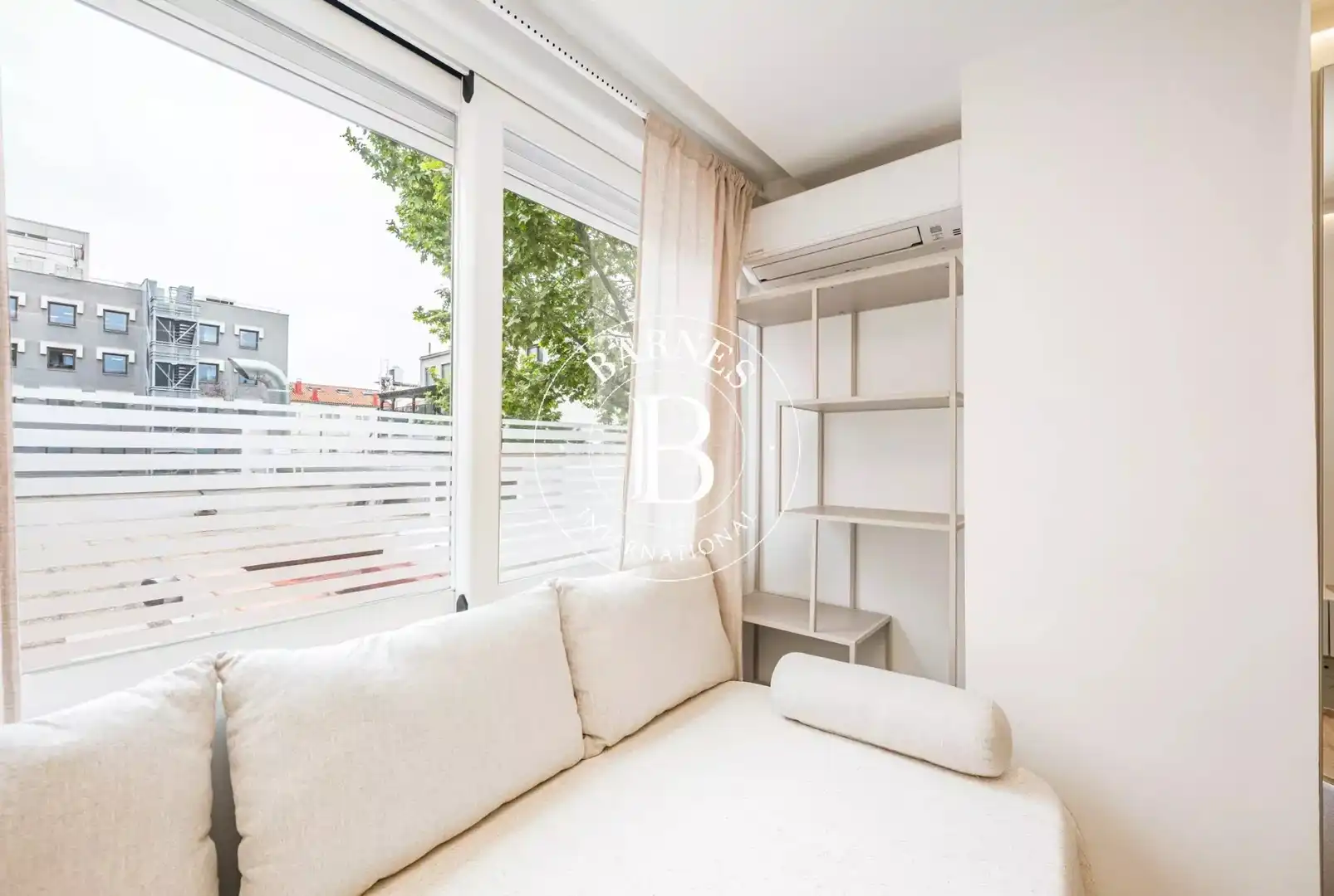 Habitación de Estudio de alquiler en Madrid con Aire acondicionado, Calefacción y Amueblado