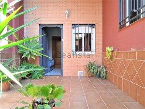 Exterior view of Single-family semi-detached for sale in  Granada Capital  with Terrace