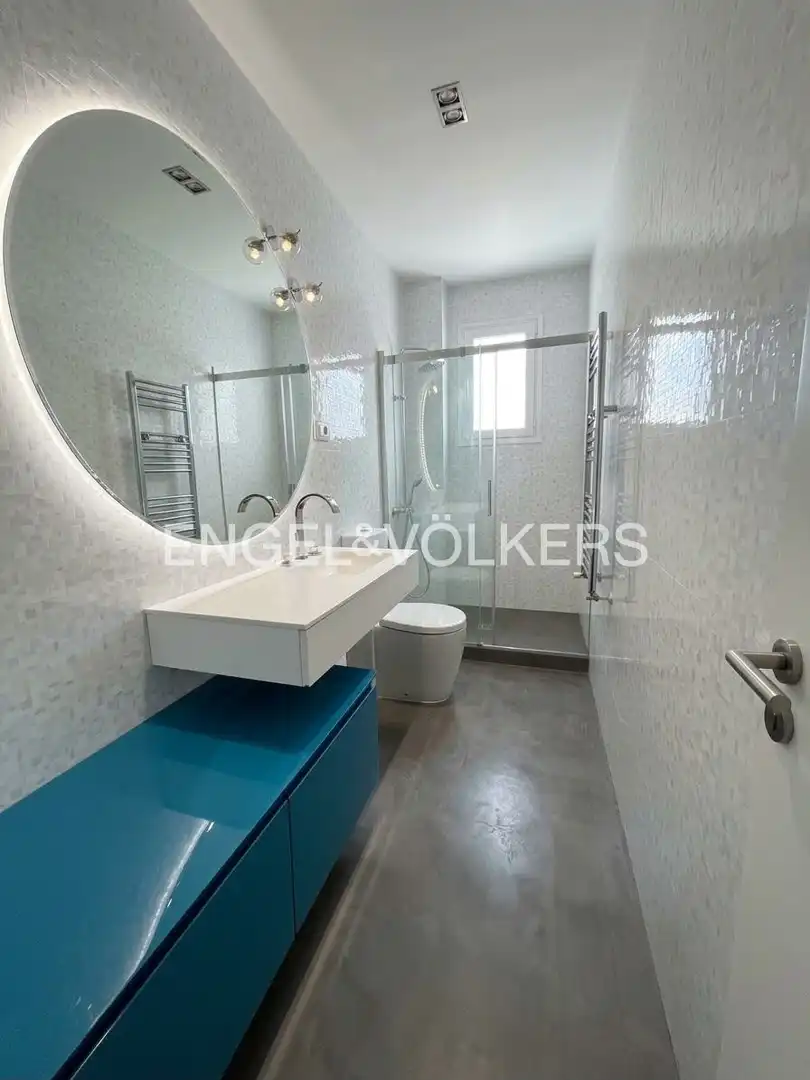 Bathroom of Flat for rent in Madrid  with Air Conditioner, Heating and Parquet flooring